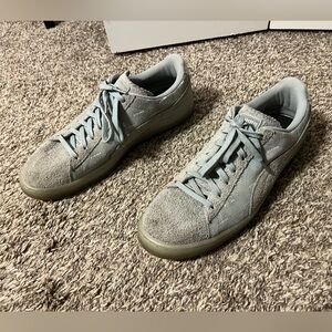 Puma Suede Pink Dolphin Blue Men’s Size 13 (Very rare!)